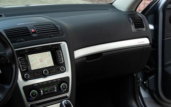 Skoda Octavia cena 29900 przebieg: 318000, rok produkcji 2012 z Kłodawa małe 562